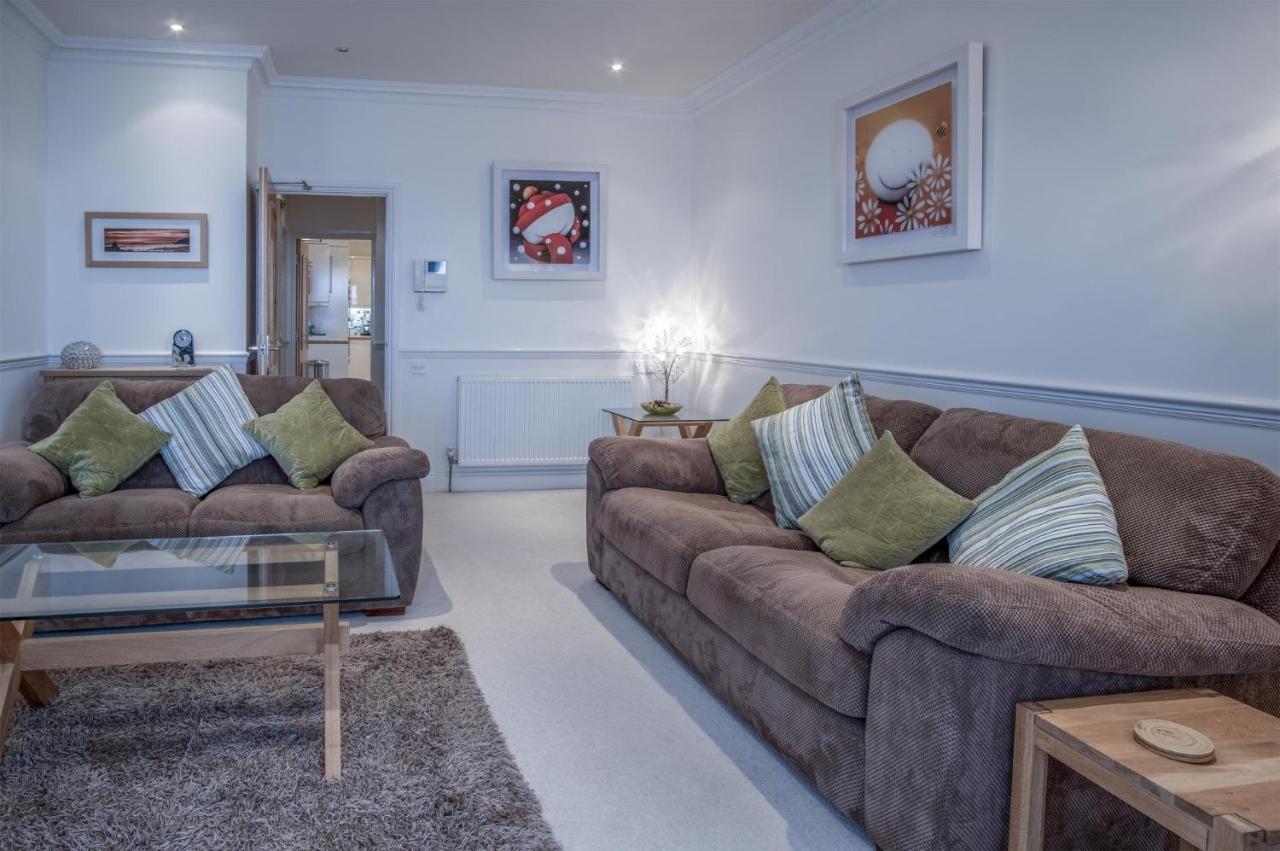 South Beach View - 2 Bedroom Apartment - Tenby Exterior photo