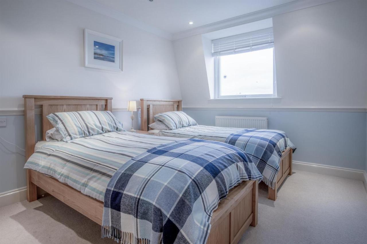 South Beach View - 2 Bedroom Apartment - Tenby Exterior photo