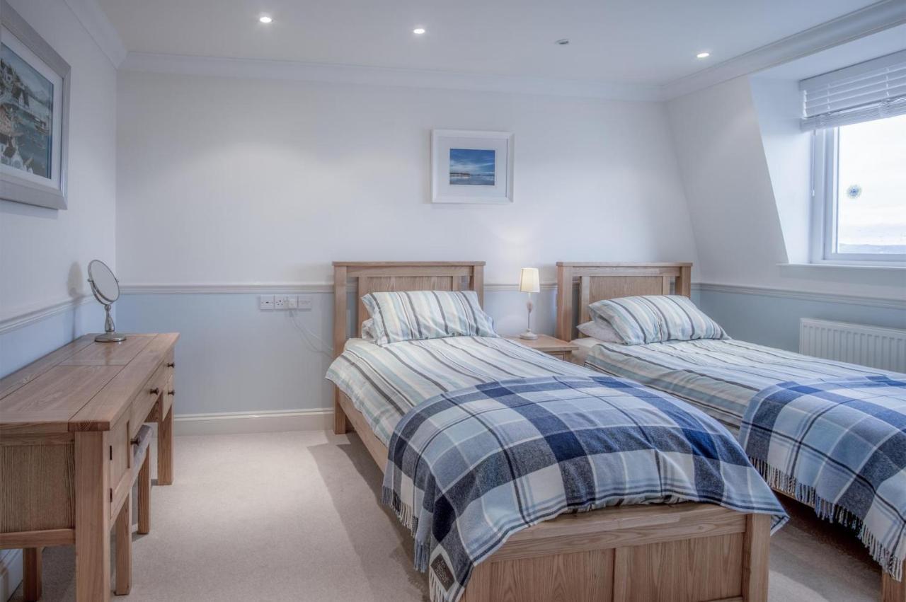 South Beach View - 2 Bedroom Apartment - Tenby Exterior photo