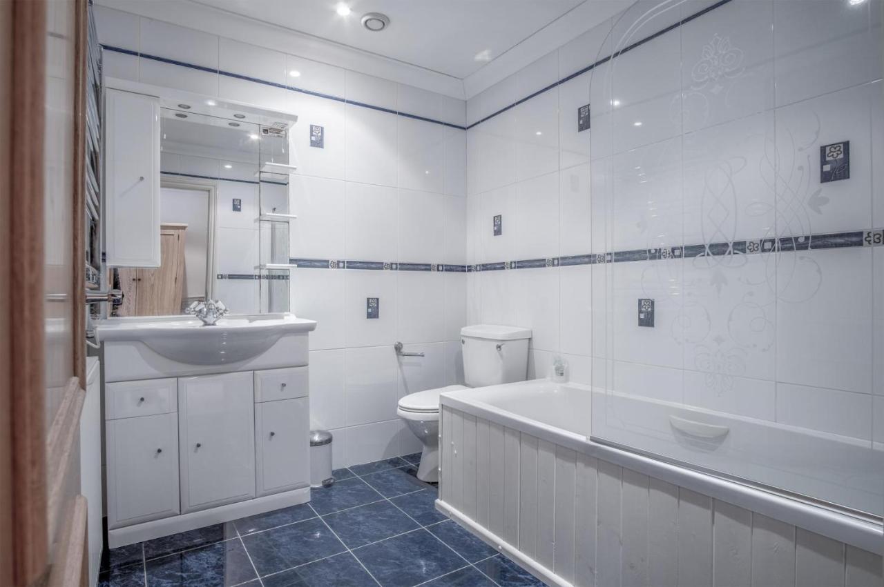 South Beach View - 2 Bedroom Apartment - Tenby Exterior photo