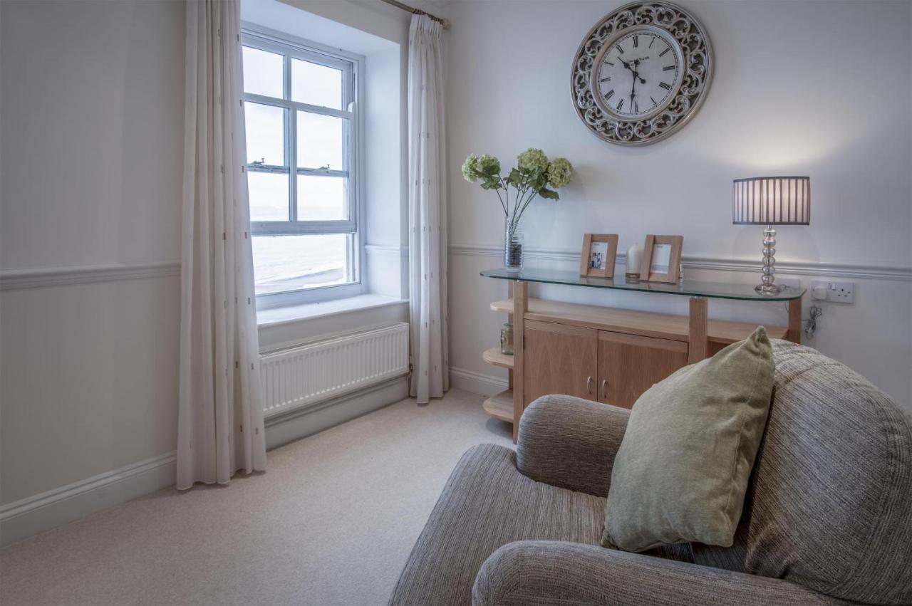 South Beach View - 2 Bedroom Apartment - Tenby Exterior photo