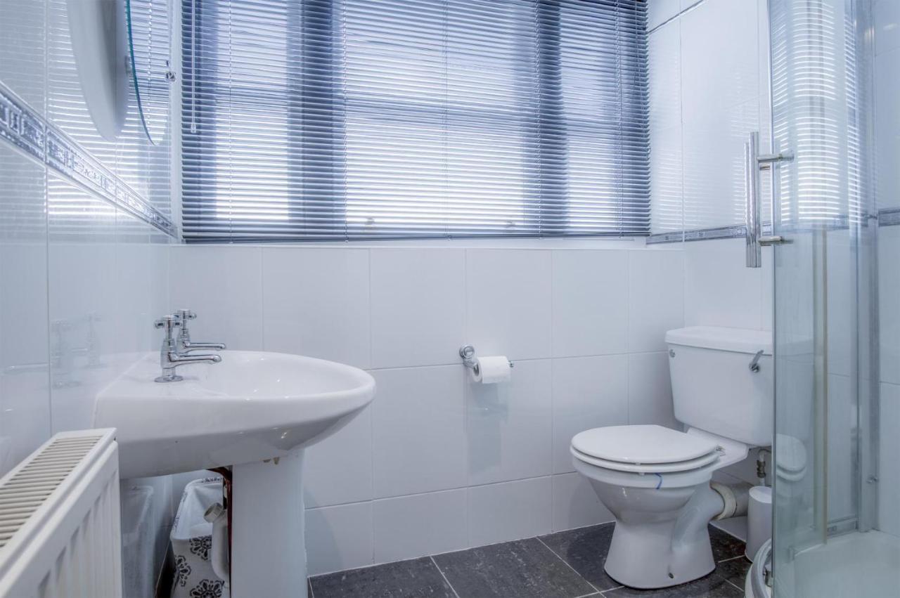 South Beach View - 2 Bedroom Apartment - Tenby Exterior photo