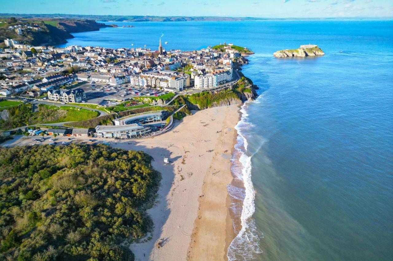 South Beach View - 2 Bedroom Apartment - Tenby Exterior photo